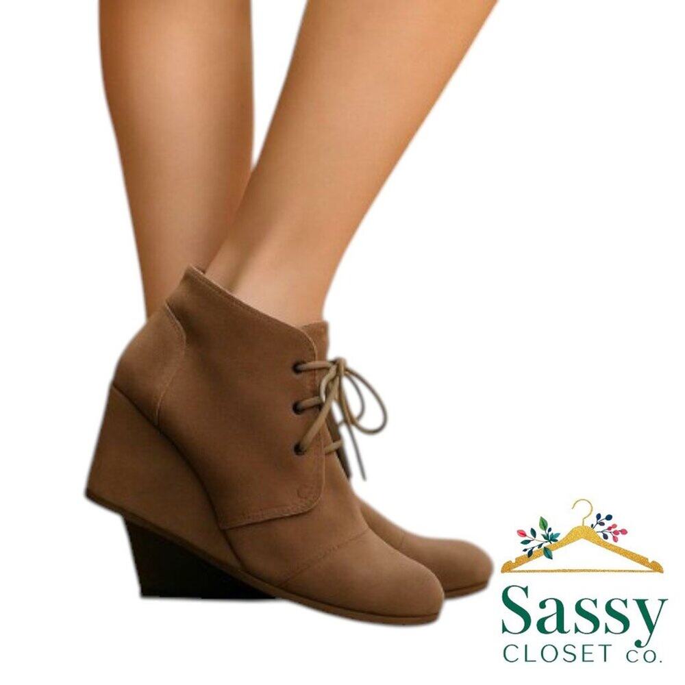 TOMS Noa Tan Suede Wedge Ankle Boots 7 Lace Up All Season EUC